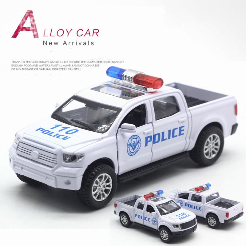 Мини-полицейская машина Ford в масштабе 1/32, Мини-полицейская машина Toyota, модель автомобиля с откатным механизмом Мини-полицейская машина, литая под давлением модель автомобиля, литая под давлением игрушечная машина