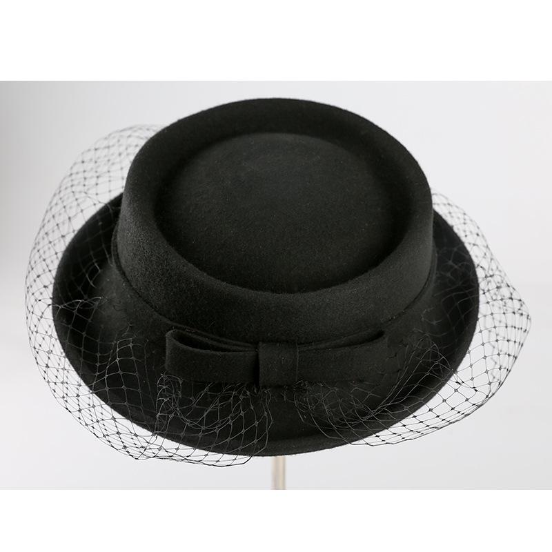 Новая изысканная и элегантная легкая роскошная шерстяная шляпа 2021 года, банкетный цилиндр, шляпа-тазик, модная марлевая шляпа с кружевным бантом и темно-синей шапкой