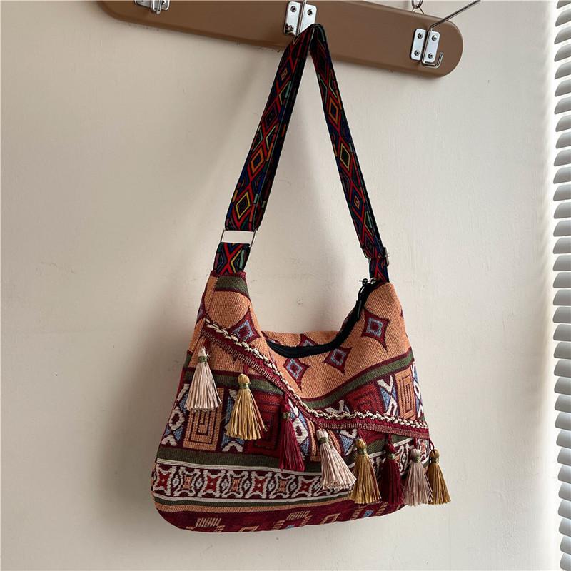 Spring and Summer New Ethnic Retro Large-capacity Women's Shoulder Bag 2024 Medium Fringe Casual Messenger Women's Bag