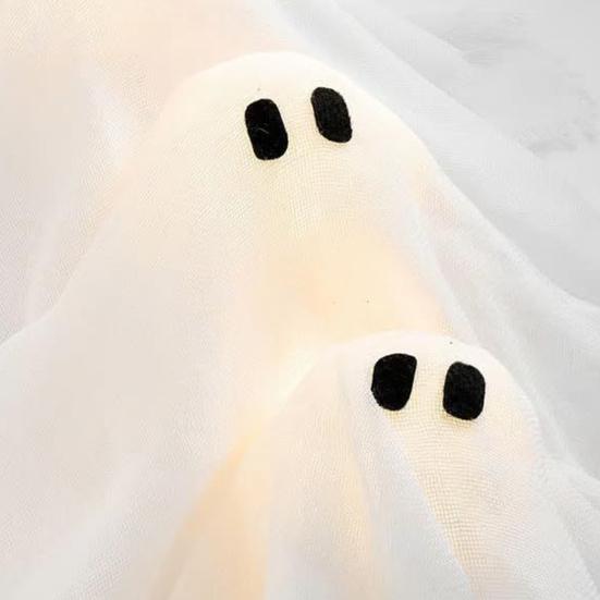 Handmade Lit Ghosts Wreath Halloween Ghost Garland with Lights Battery-Powered LED Light-Up White Spooky Garland Decoration