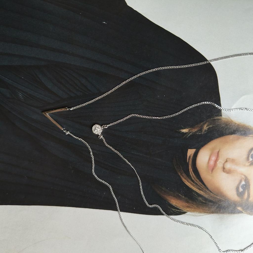 Серебряное колье с фианитами, вес изделия 3,43 гр (2184010)