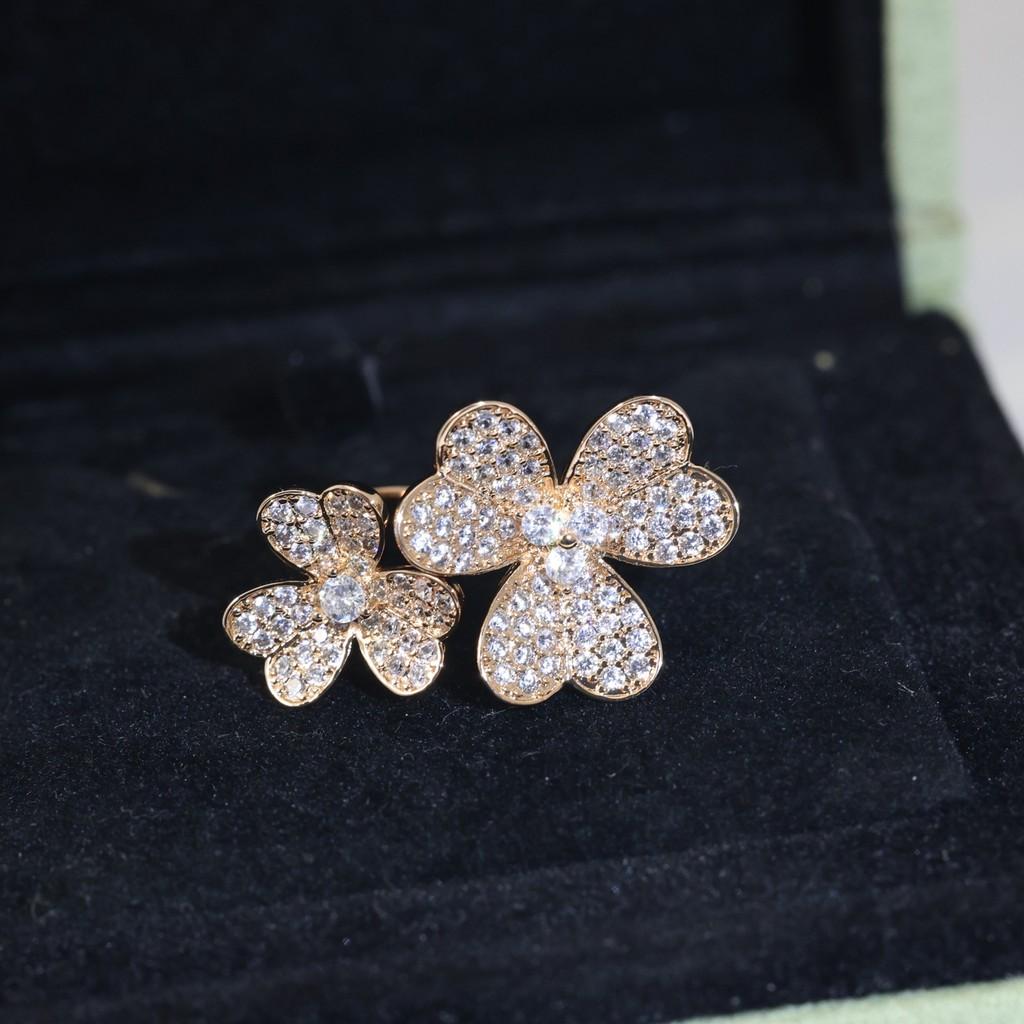 Кольцо серии «Три цветка» с полным бриллиантовым паве, отправлено в Германию, импортное азиатское золото с гальваническим покрытием Au 750 18K, ручная работа, этот классический подарок