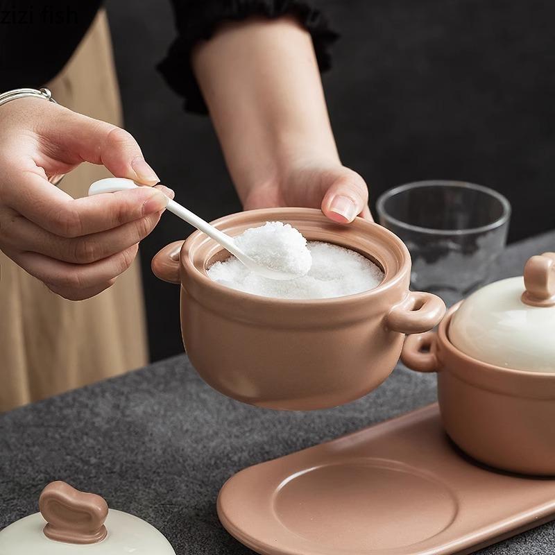 Керамический набор банок для приправ, креативная солонка, банка для сахара, банки для перца, специй, банки для свиного жира, набор из четырех предметов для кухни с ложкой