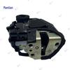 Привод замка задней двери 69050-06111 совместим с моделями Toyota Corolla, Camry и Highlander, справа, с центральным замком.