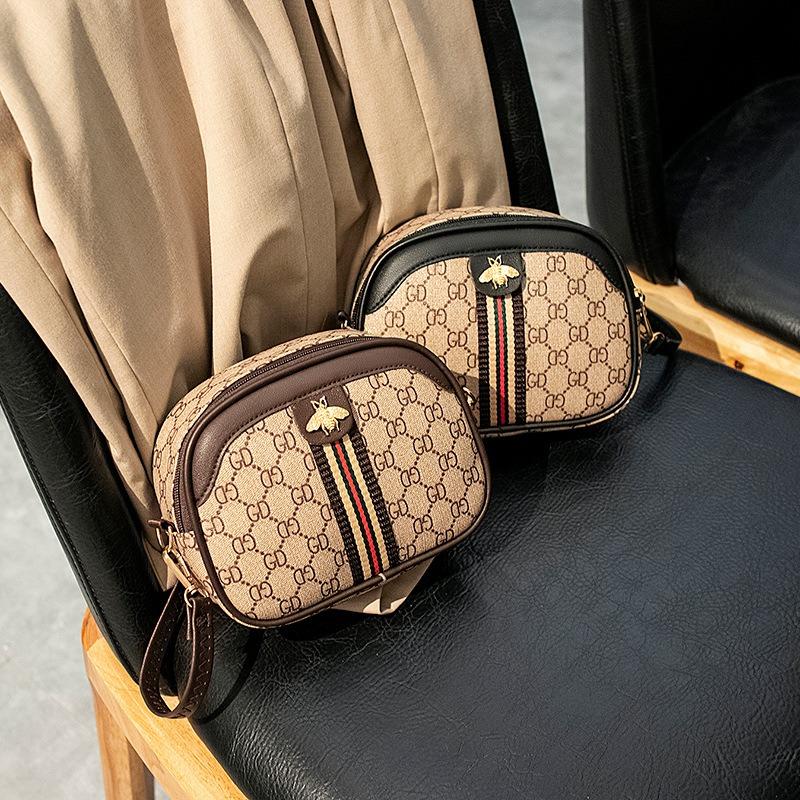 Stylish Retro Printed One-shoulder Crossbody Small Bag, a Fresh and Elegant Versatile Women's Bag