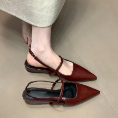 Новые сандалии с сумкой на голову женские с острым носком с мелким вырезом универсальные на низком каблуке для работы крутые одинарные туфли