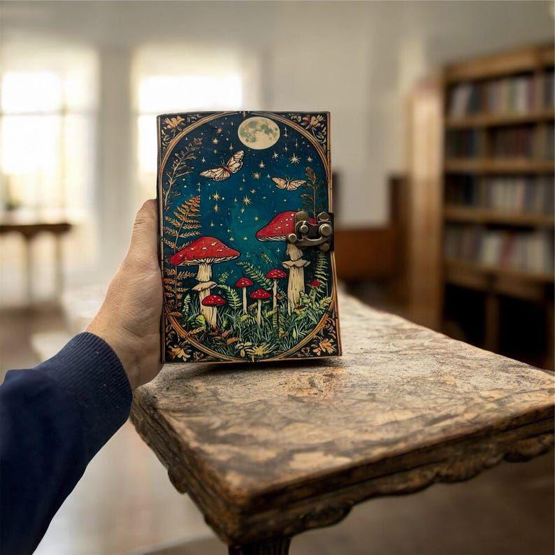 Винтажный дневник Moon & Mushroom – блокнот ручной работы с замком.