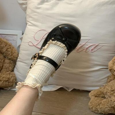 Модные и повседневные туфли Мэри Джейн с маленькими цветочными бутонами, новинка весны 2025 года, повседневные туфли из маленькой кожи для юбки JK, маленькие одинарные туфли