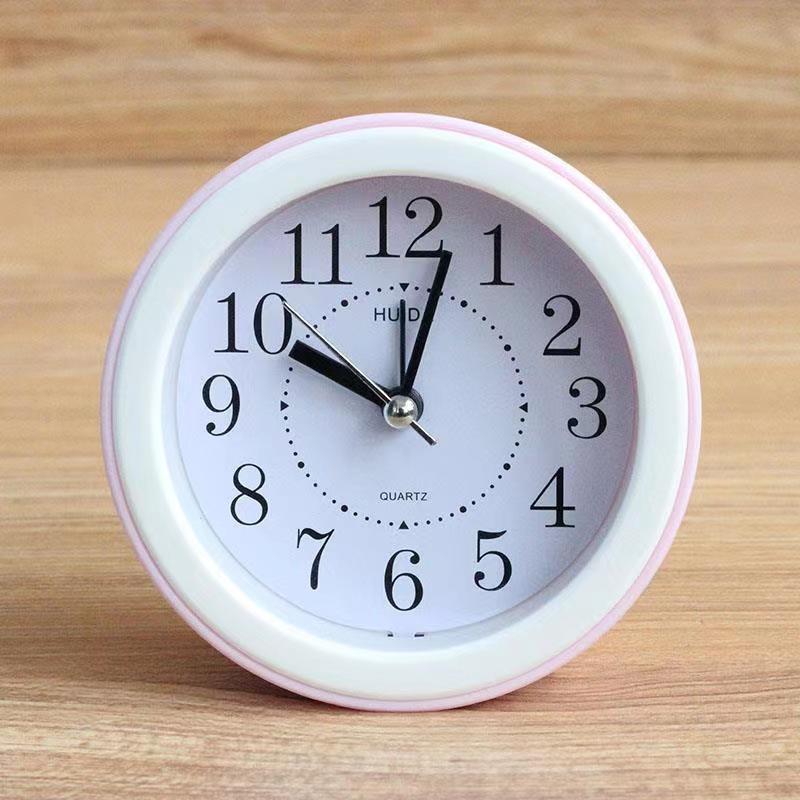 Бесшумный будильник с крупными символами для студентов, дома или спальни.