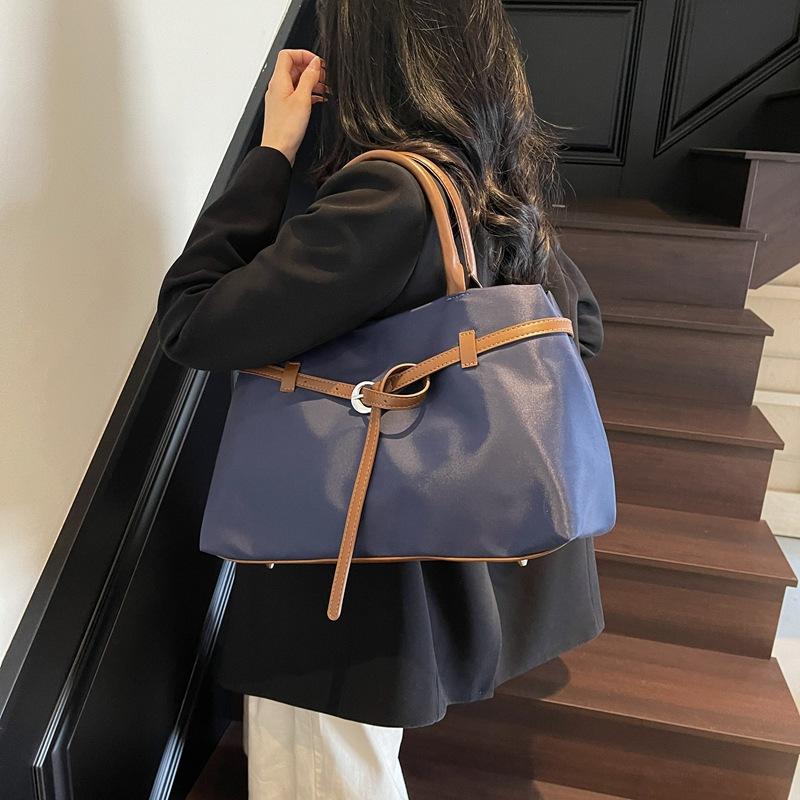 Вместительная сумка-тоут 2025 весна-лето новая простая сумочка модная сумка через плечо высококлассная повседневная женская сумка