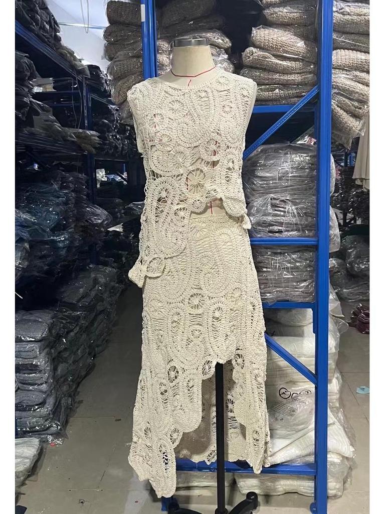 European & American Women's Fashion 2023: Wool Skirt & Navel T-Shirt Set