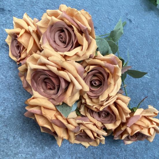 Прочный искусственный букет роз, тонкое мастерство, простое в уходе украшение