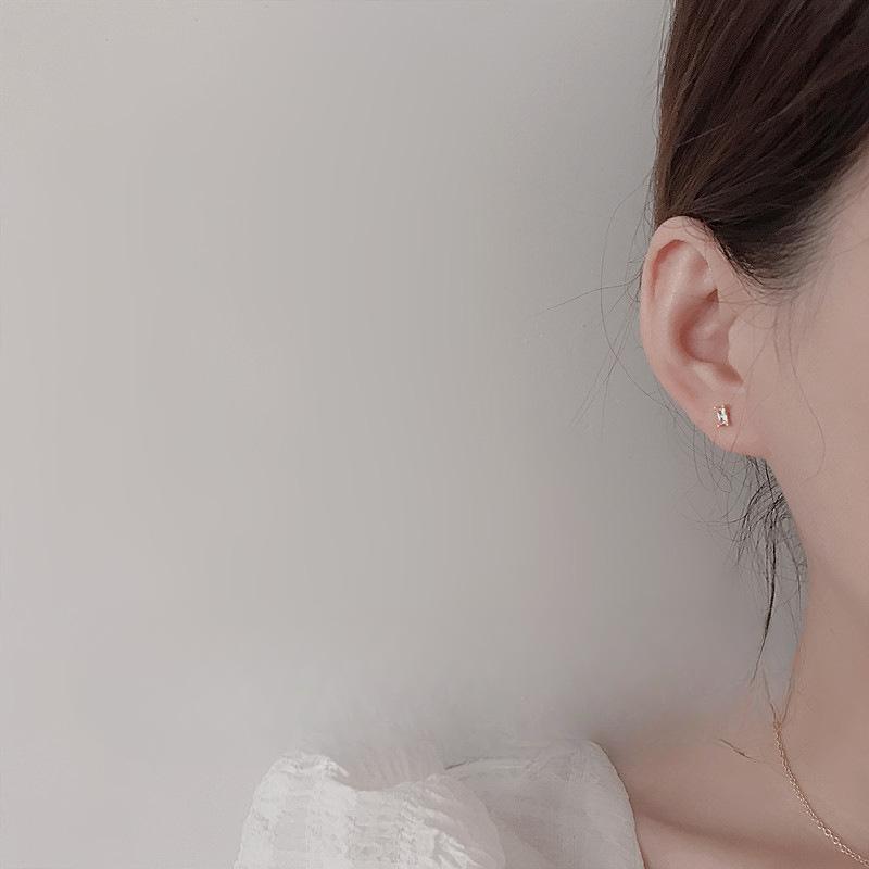 Летние квадратные серьги-гвоздики женские простые маленькие прямоугольные серьги серьги