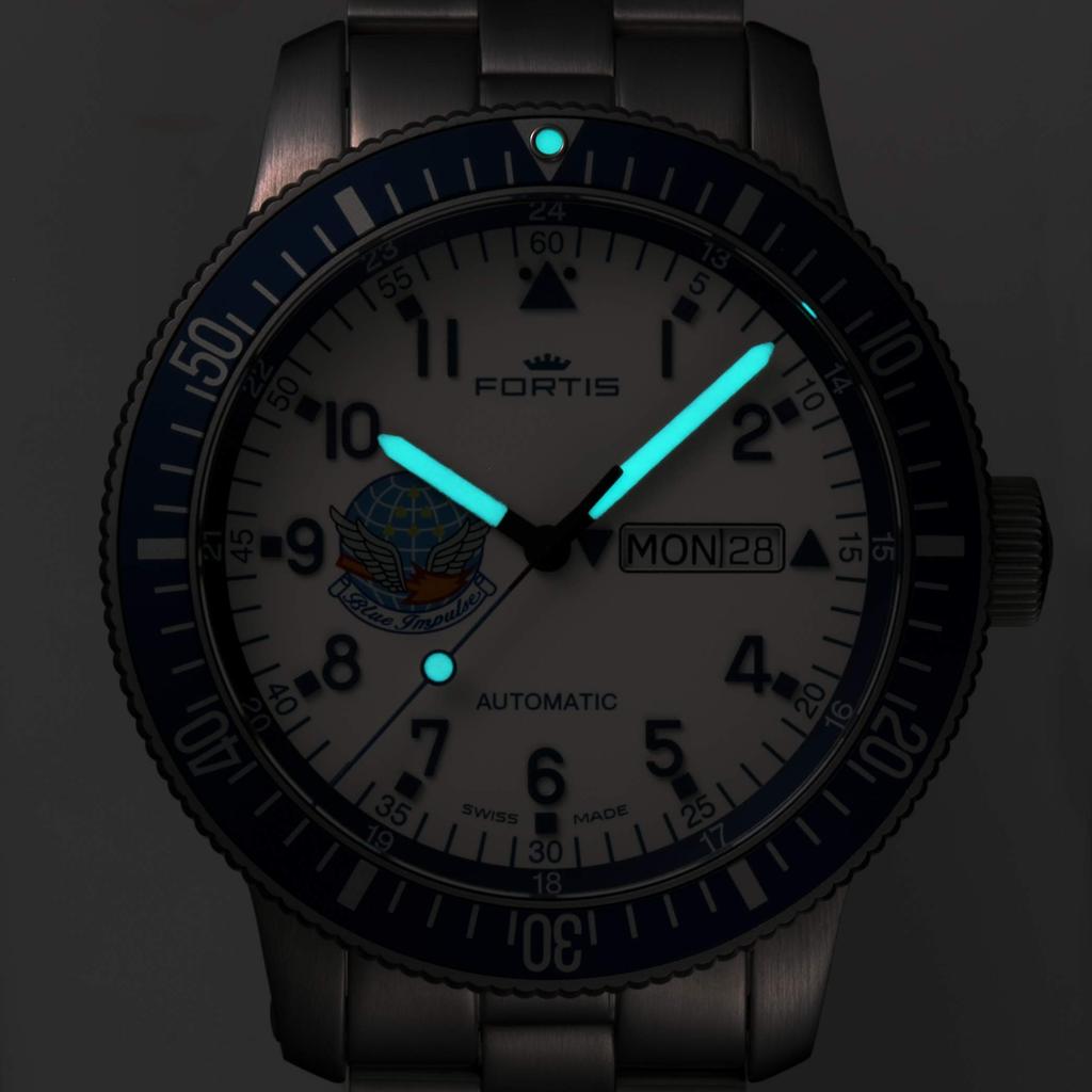 Fortis Official Cosmonaut Day Date 647 Blue Impulse Лимитировано 50 экземплярами на Гарантии [Оригинал] B-42 647.10.11M.BI, Япония, 2-летняя от производителя