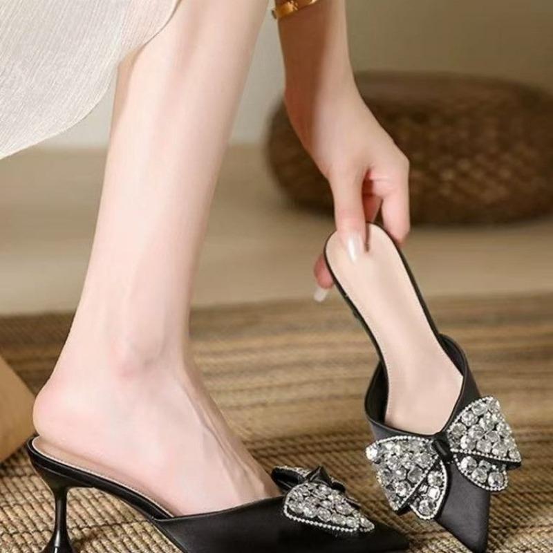 Женская обувь Закрытый носок Женские тапочки Модные туфли Женские сандалии с острым носком и кристаллами на тонком каблуке