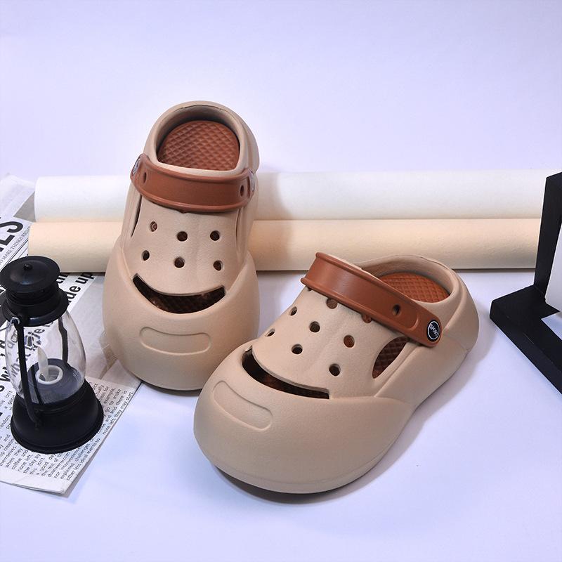 Детские дырчатые туфли, мужские тапочки, летняя пляжная обувь, нескользящие, с закрытым носком, для мальчиков, для детей среднего возраста, детские крутые тапочки, для улицы