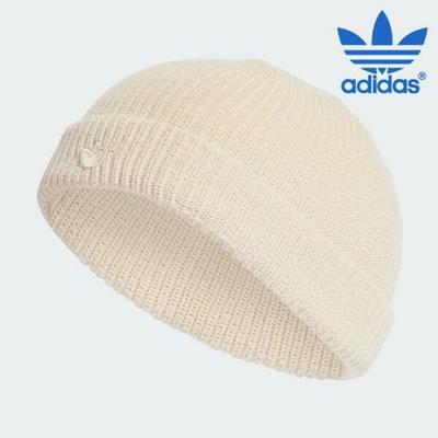 adidas Шапка /g2- IL8443 / КОРОТКАЯ ШАПКА-БИНИ Adicolor Короткая шапка-бини