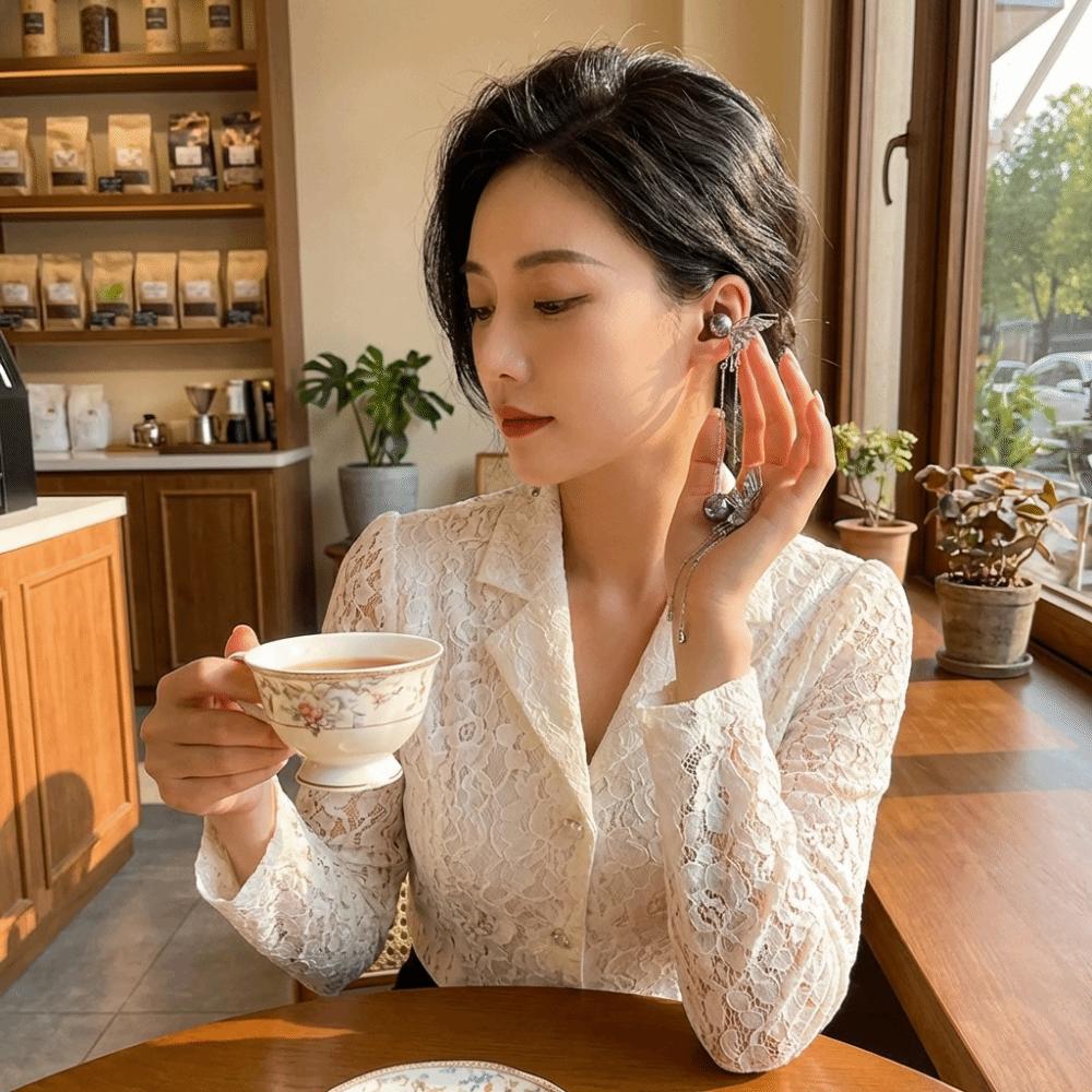 Creative Butterfly Earphone Clips Artificial Crystals Earphone Decorations  Personal Accessories
