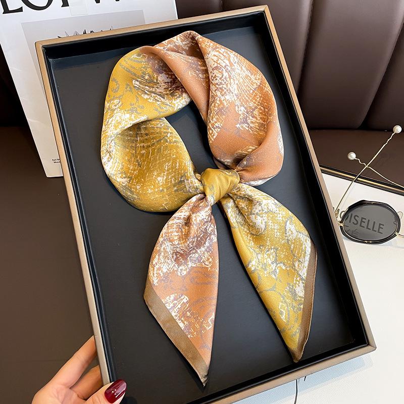 Женский шелковый шарф Camellia Black & White Mulberry - 70x70 см, стильный аксессуар на весну/осень