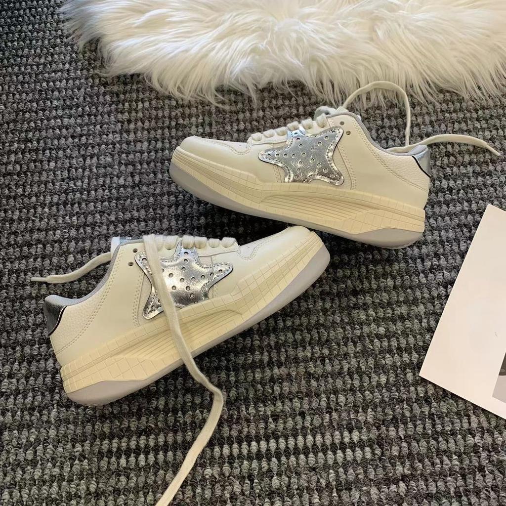 Удобные кроссовки на платформе с изображением морской звезды. Женская новая универсальная спортивная повседневная обувь. Белые женские туфли с круглым носком и увеличенной шнуровкой.