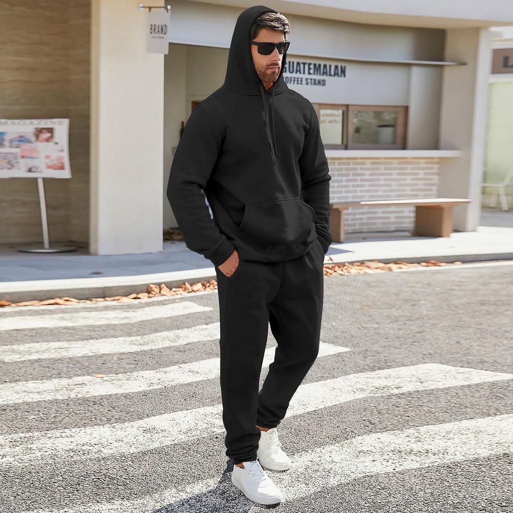 Мужской и женский однотонный повседневный комплект. Мужской комплект из двух предметов: толстовка с капюшоном с длинными рукавами, на флисе и утепленные брюки