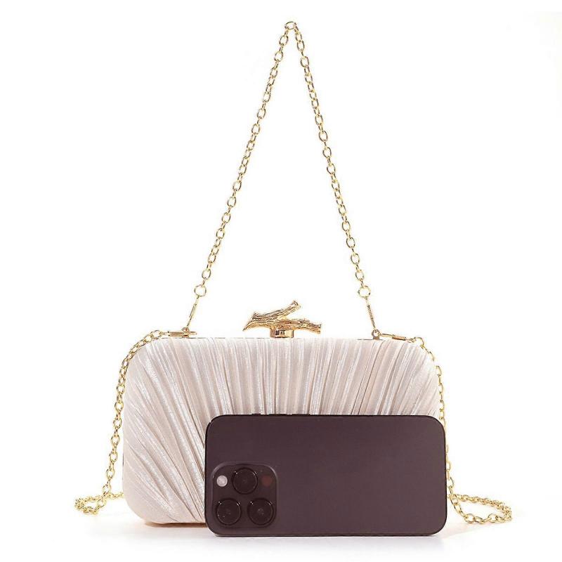 Womens Chain Strap Crossbody Bag Elegant Evening Bag Handbag Retro Banquet Bag Clutch Purse Shoulder Bag for Party less