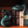 Книгодержатели с дизайном змеи из смолы, готический стиль, голова змеи и хвост змеи, книжная полка, орнамент, декоративное ручное изделие, декор для полки