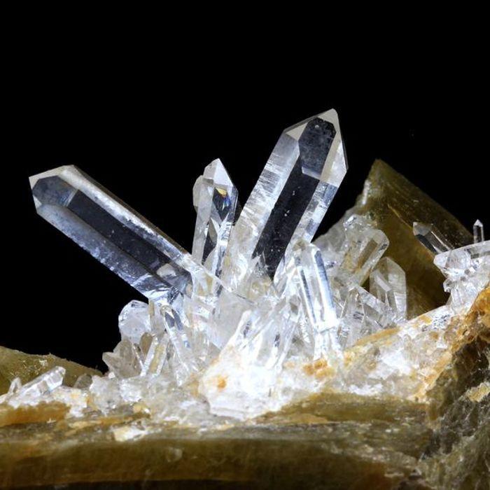 Pierres et Minéraux. Siderite, Quartz. 267.5 ct. Mésage Mine, Vizille, France..