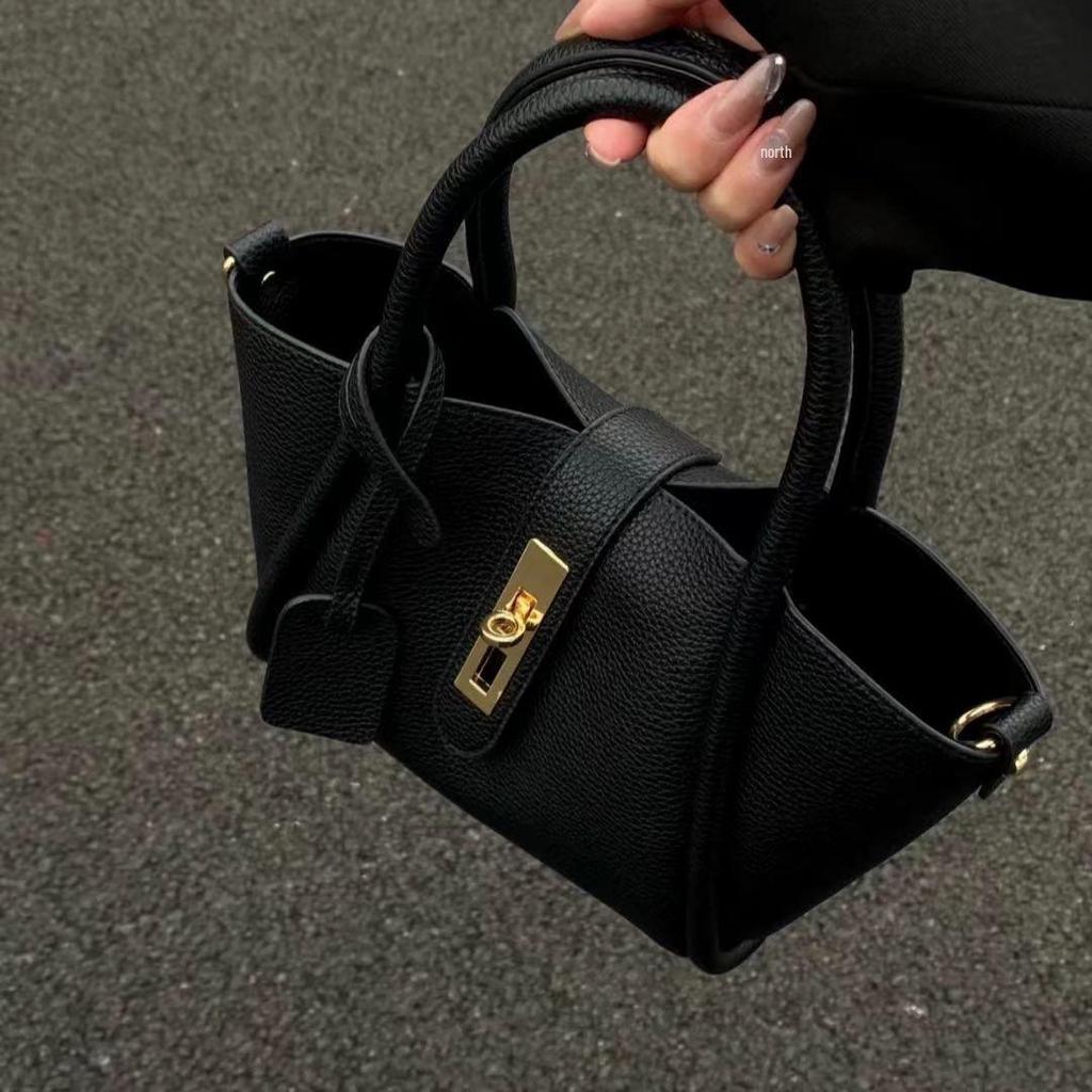 2024 Women's Fashion Simple Basket Bag: High-Grade Bucket Style Handbag, Perfect for Commuting or As a Messenger Bag.