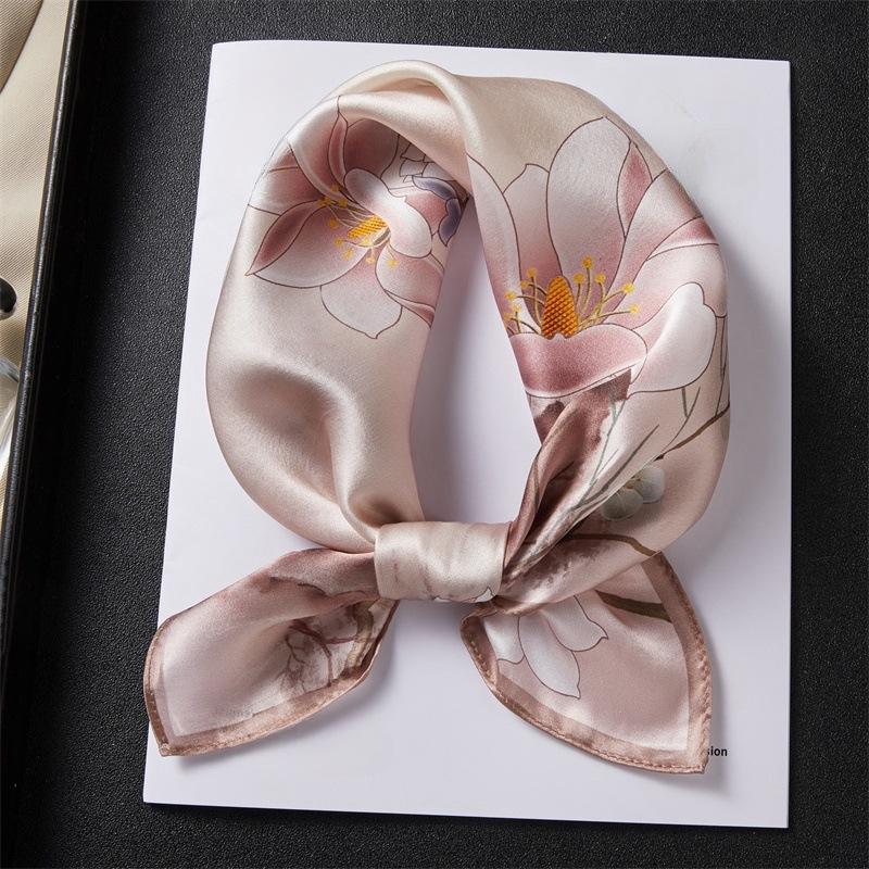 Spring and autumn new Chinese style elegant romantic pink mulberry silk silk scarf high-end decorative scarf silk scarf