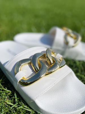 Шлепанцы женские с цепью Prima d'Arte ZS01 36 Белые