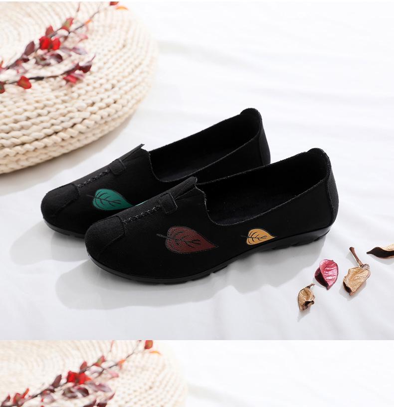 Women's Old Beijing Soft Sole Cloth Shoes, Non-Slip, Casual, Plus Size 34-42, Ideal for Spring and Autumn, Perfect for Middle-Aged and Elderly.