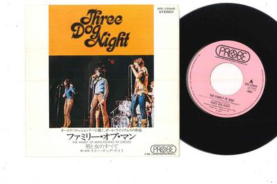 7-дюймовая пластинка THREE DOG NIGHT - Family Of Man / Going In Circles IPR10049 PROBE 1972 Япония Рок Б/У
