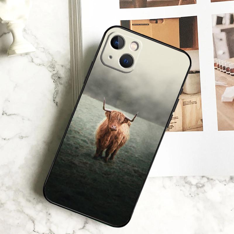 Highland Cows Phone Case For iPhone 17 16 14 13 12 11 15 Pro Max Plus 12 13 Mini 16e 17 Air Cover Coque