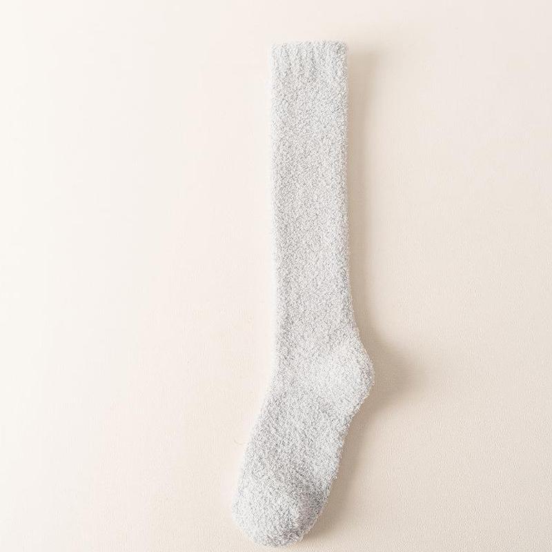 Зимние теплые длинные женские носки из кораллового флиса, толстые плюшевые домашние нескользящие носки-тапочки, повседневные простые чулки для сна