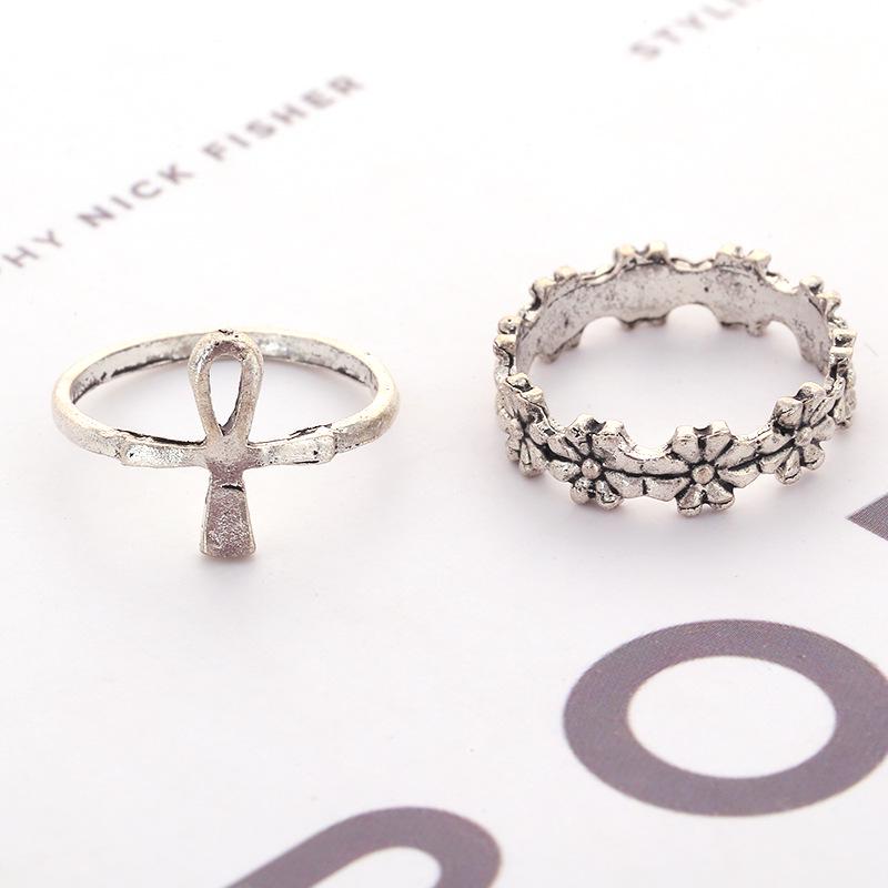 Retro V-Shaped Leaves and Flowers Ring Set - 10 Pieces, European & American Style