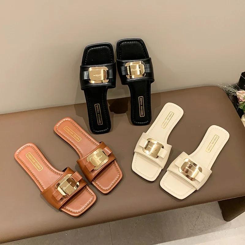 Мода 2024 года. Женская обувь. Квадратный носок. Женские тапочки. Летние повседневные тапочки. Женская бабочка. Металлические украшения. Плоская обувь больших размеров для женщин.