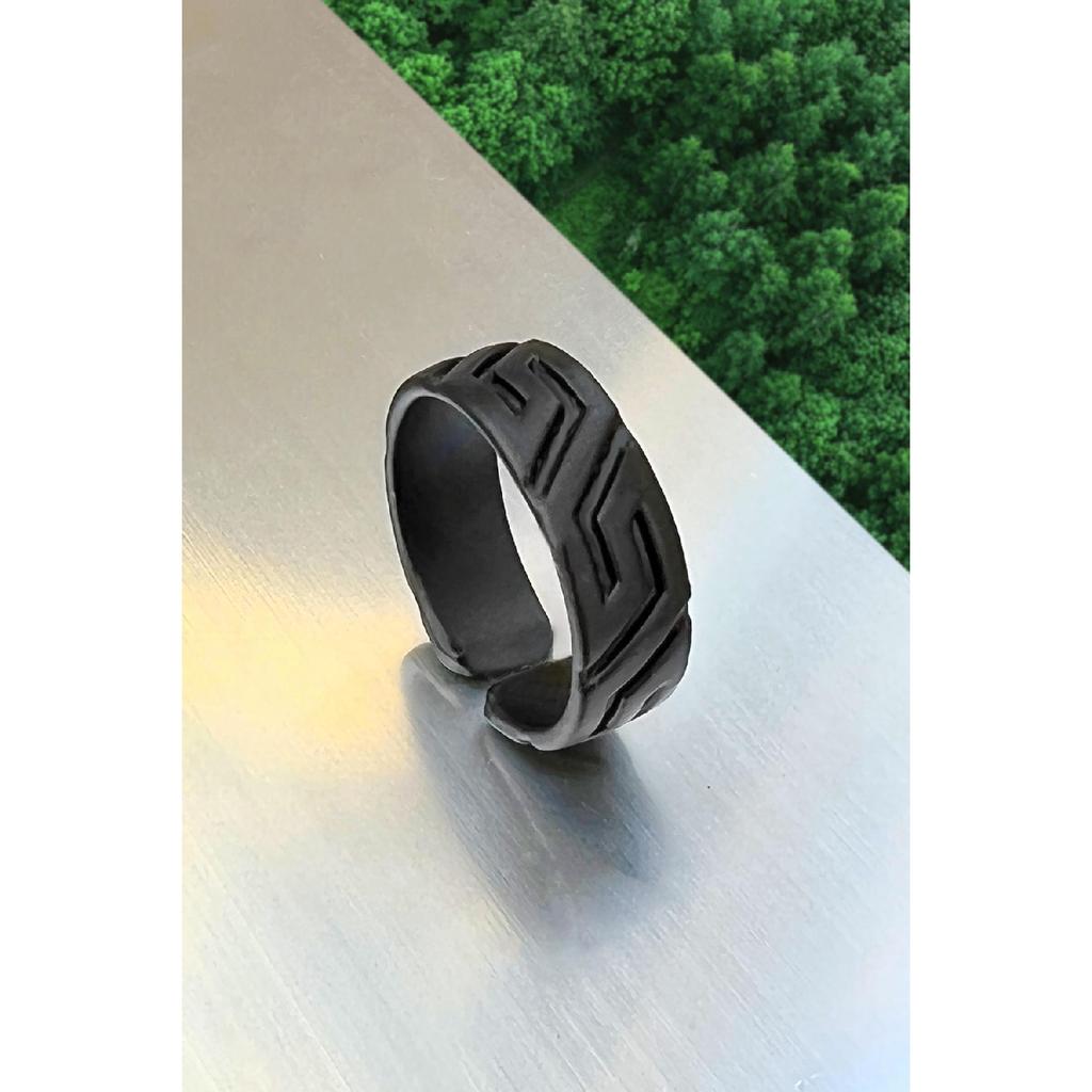 Регулируемое посеребренное кольцо с моделью Титана