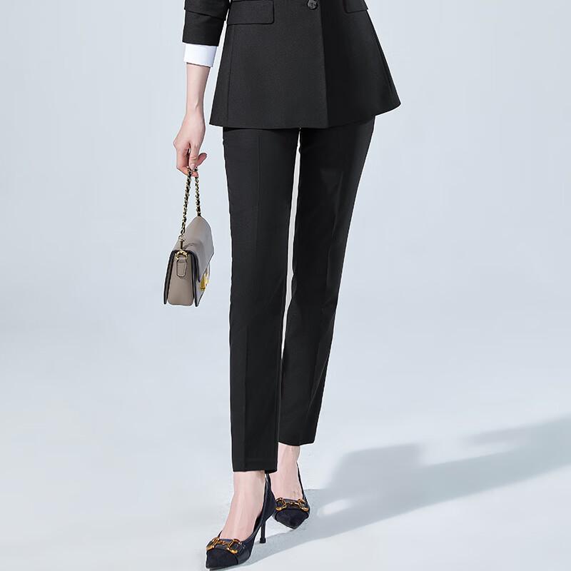 Женские классические брюки прямого кроя в стиле business casual