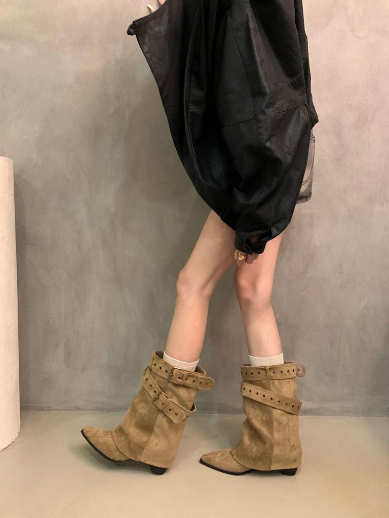 Осень-зима 2025 новая женская обувь ретро короткие сапоги женские с пряжкой острый носок милые крутые сапоги-трубы с широким голенищем тренд
