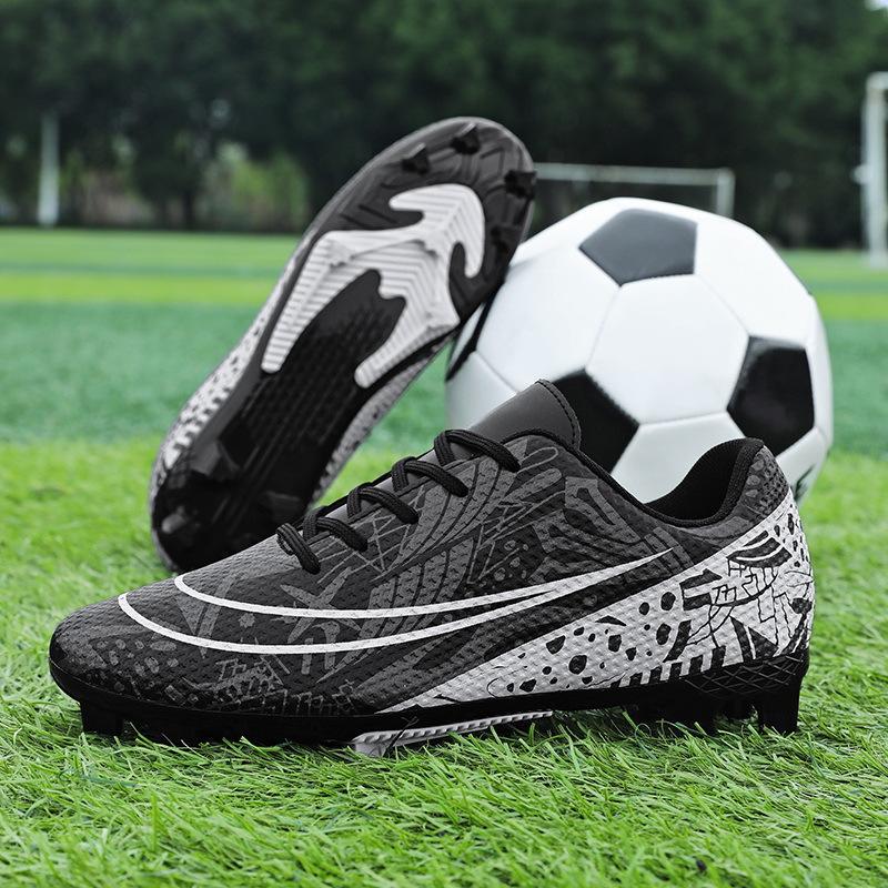 35-45 Football Shoes, Low-cut Blue and White Porcelain Long Nails, Youth Sneakers, Large Size Sports Shoes, TPU Soles, Broken Nails