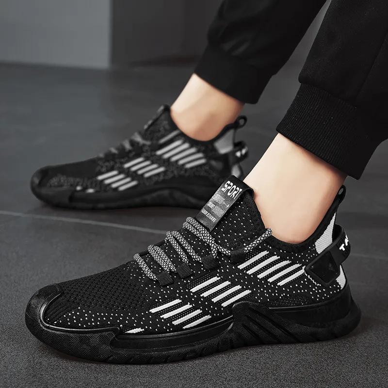 New Men's Fly-woven Mesh Breathable Casual Shoes Outdoor Casual Versatile Sports Shoes Student Running Shoes