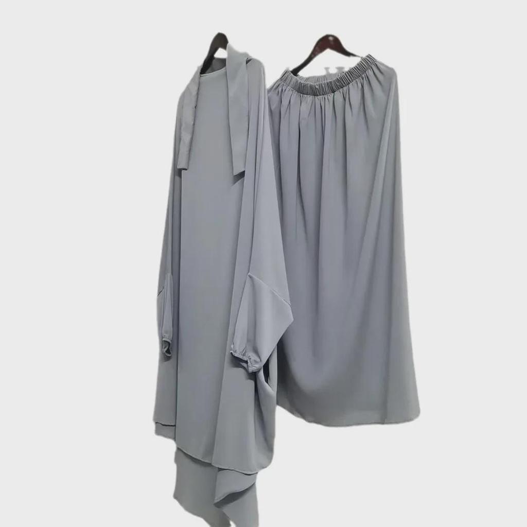 Yiduoduo Hooded Middle Eastern Robe: Solid Color Two-Piece Suit with Side Pockets