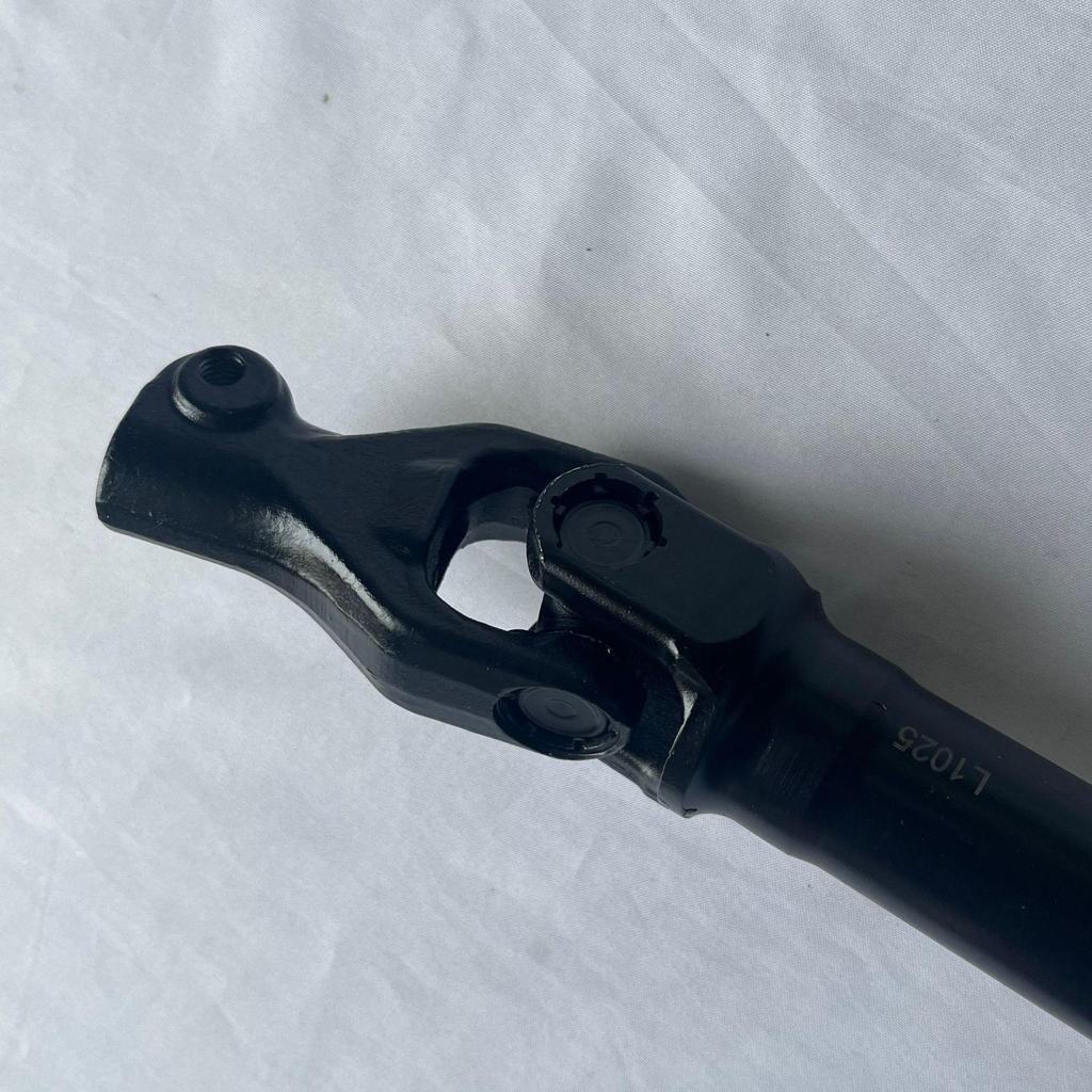 The 45220-0E030 fits the Toyota Highlander steering gear universal joint cross shaft.