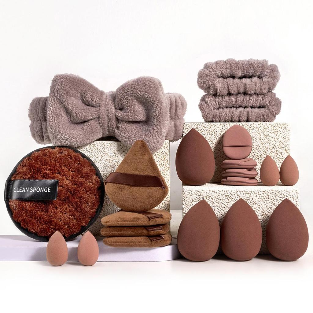 Набор из 20 инструментов для макияжа, в который входят повязка на голову, напульсники, пуховка для снятия макияжа, спонж для макияжа