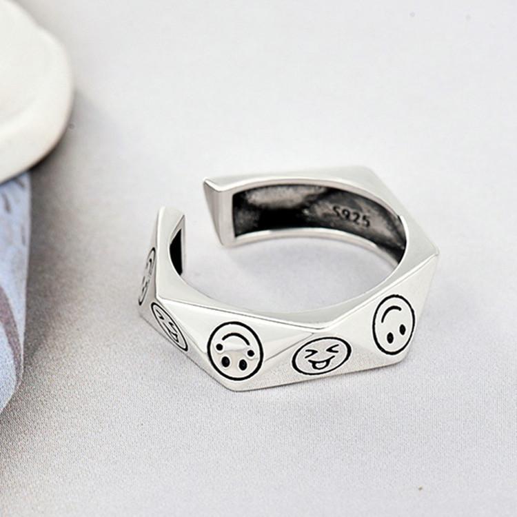 Smiley Face Ring for Women, Simple and Cute Diamond-shaped Emoticon Ring, Old Water Chestnut Smile Ring