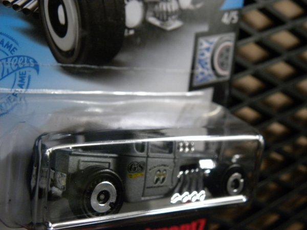 Hot Wheels BONE SHAKER MOONEYS ROD SQUAD