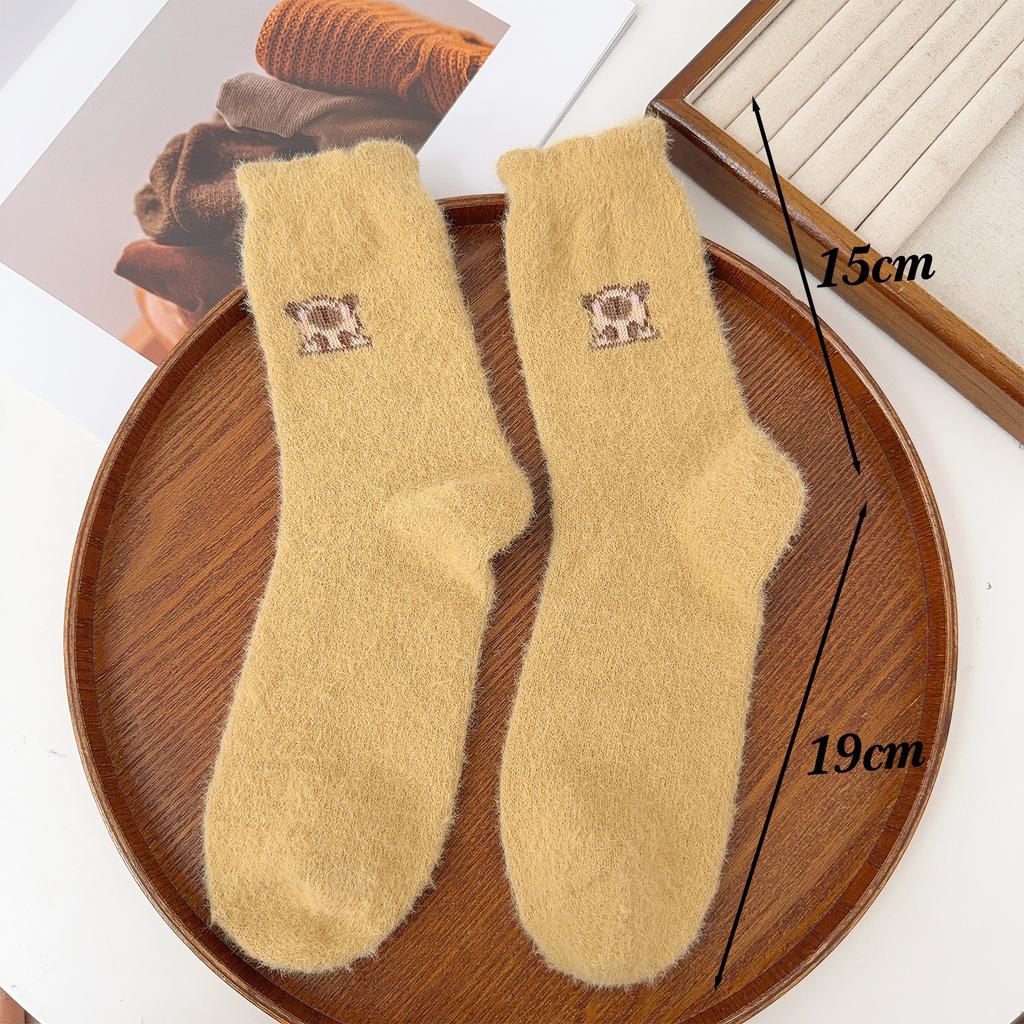 Women Winter Thermal Mink Socks Cartoon Capybara Print Soft Warm Fleece Comfortable Plush Socks Kawaii Sleep Floor Mid Tube Sock