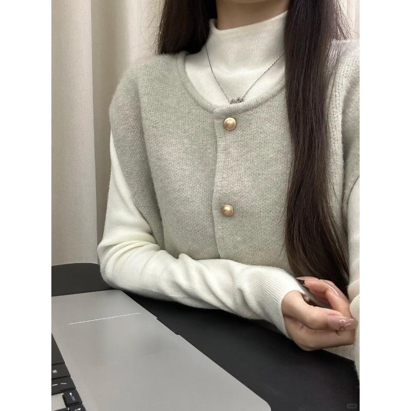 Autumn and Winter Fashion Suit Women's Semi-turtleneck Stacked Knitted Sweater with Small Gold Buckle Cardigan Vest Jacket Vest