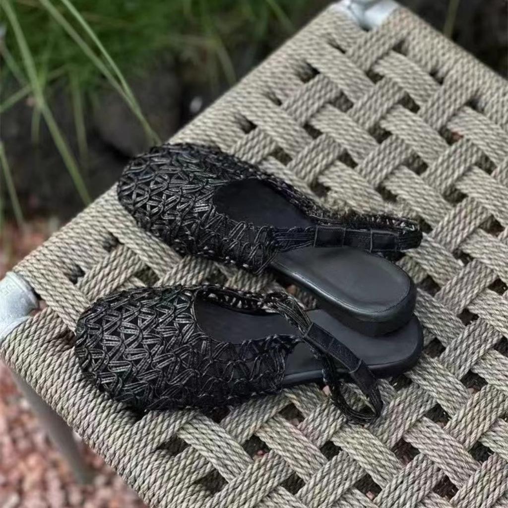 2025 Korean Version of the New Niche Design Woven Leather Breathable Strap Sandals Hollow Fashion Bag Head Shoes Women